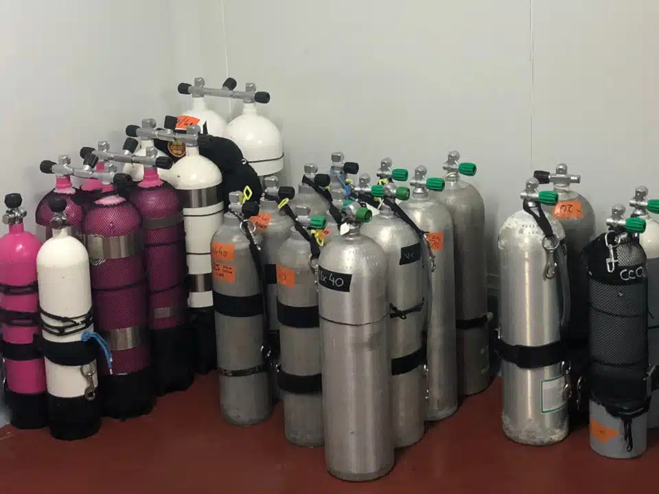 Gonflage bouteille de plongée tous mélanges gazeux : air, nitrox, hélium, oxygène, trimix